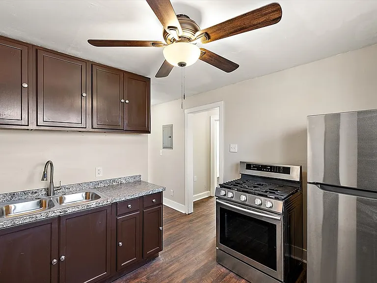 5741 Lakewood St — Photo 25