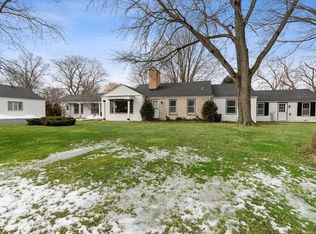 1090 N Waukegan Rd, Lake Forest, IL 60045