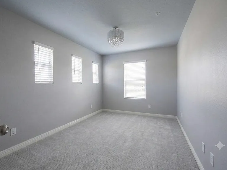 16 Benchmark Ln — Photo 22