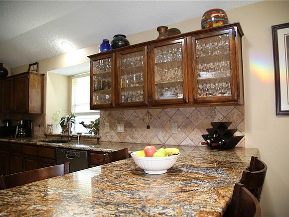 4th image of 2105 Wentworth Dr