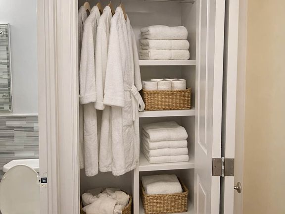 5th image of 250 E 63rd St APT 309
