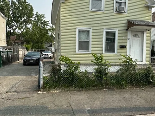 109 Farnham St, Lawrence, MA 01843