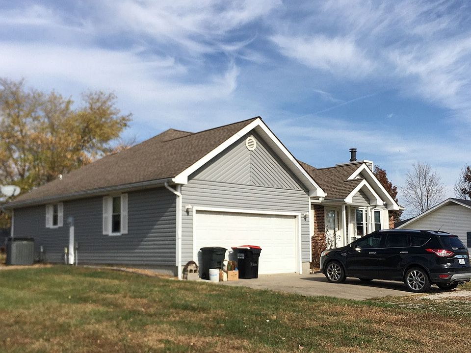 2nd image of 377 Shawn Ave