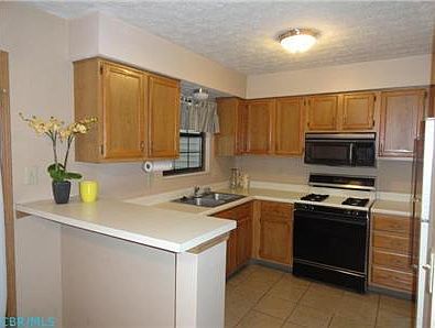 4th image of 1161 Cambridge Way