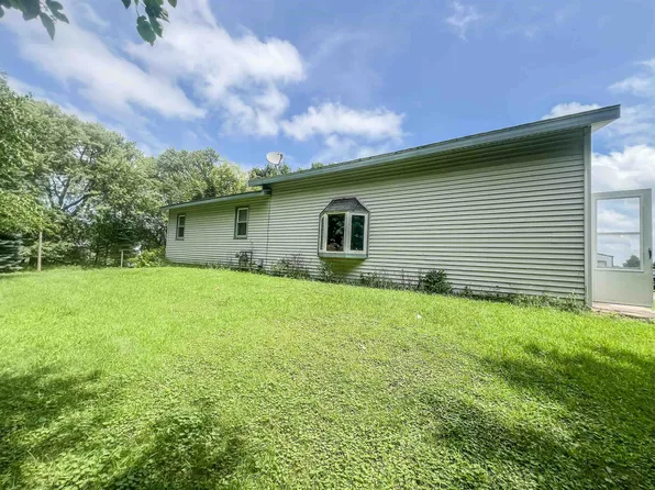 3255 Erie Ave, Spirit Lake, IA 51360