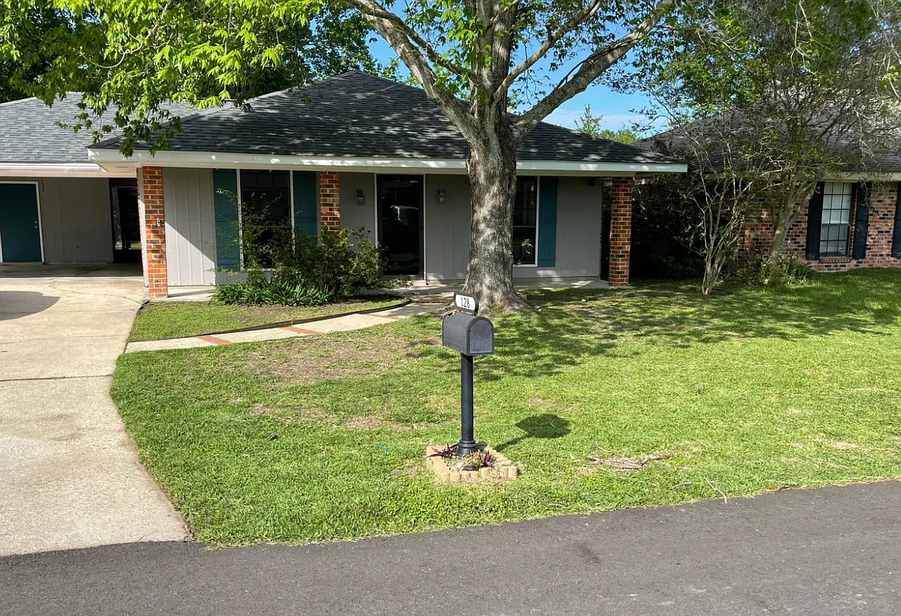 128 Longfellow Drive - 1 — Photo 1