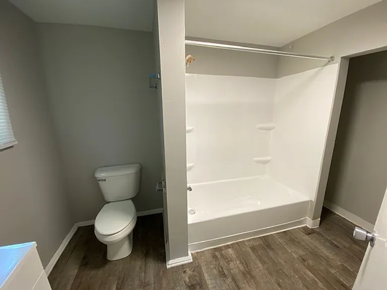 204 Courtyard Cir — Photo 143