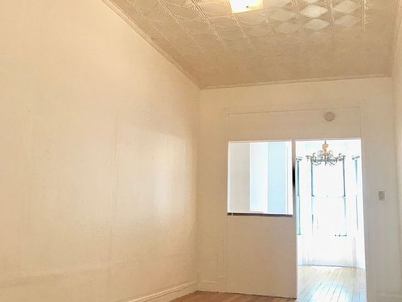 5th image of 177 Russell St APT 1R