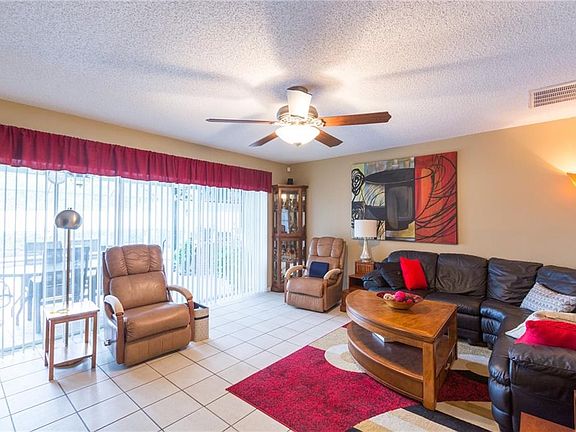 5th image of 2969 Meadow Oak Dr S