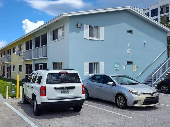 1501 Crescent Cir APT C27, Lake Park, FL 33403