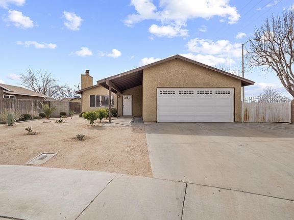 2nd image of 44761 Jefferson Ct