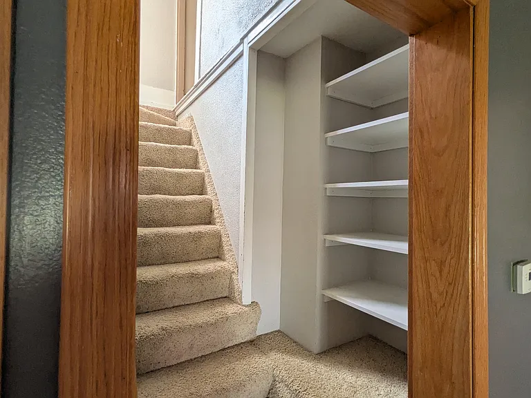 520 Allen Ave — Photo 8