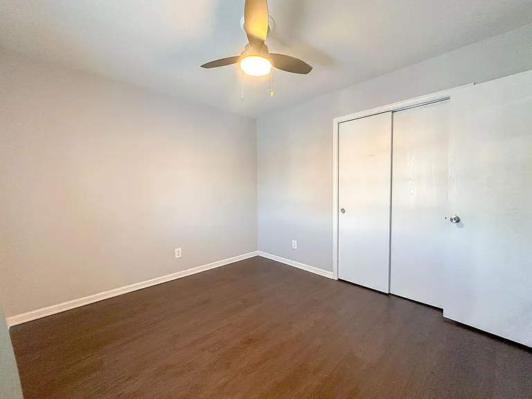 1326 S Elizabeth St — Photo 6