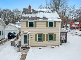 1029 N Owaissa St, Appleton, WI 54911