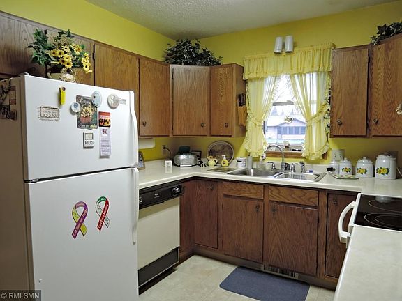 3rd image of 350 22nd St SE APT 306