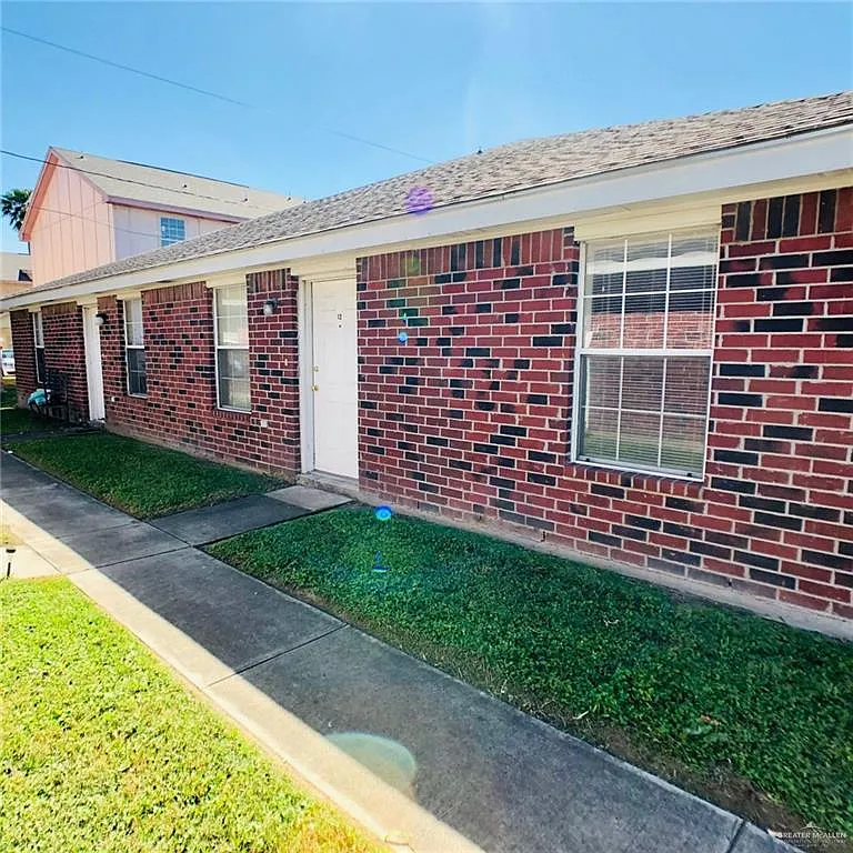 2 bed, 1.0 bath, 650 sqft, $730 — Photo 1