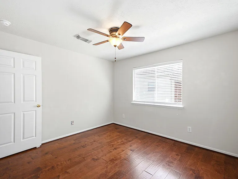 3126 Waters View Dr — Photo 42
