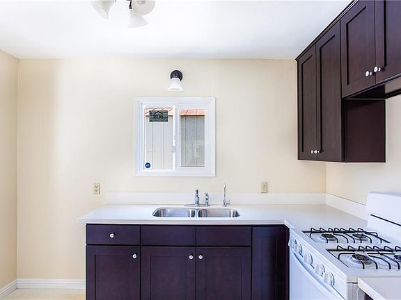 3rd image of 1220 S Palm Ave
