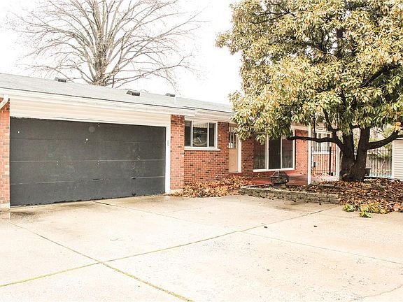 3rd image of 1130 Meadowgrass Ct