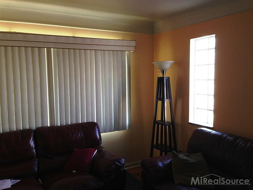 2nd image of 22748 Courtland Ave