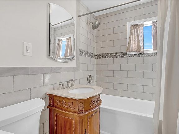 4th image of 565 E Hudson St Floor 2