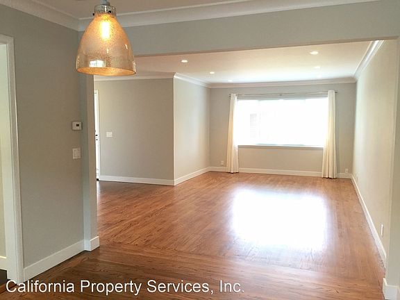 3rd image of 970 Crane St #5