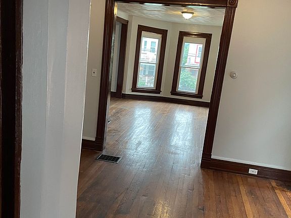 4th image of 353 Hampshire St