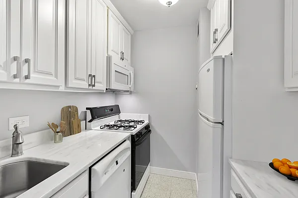 Sold by Platinum Properties | media 4
