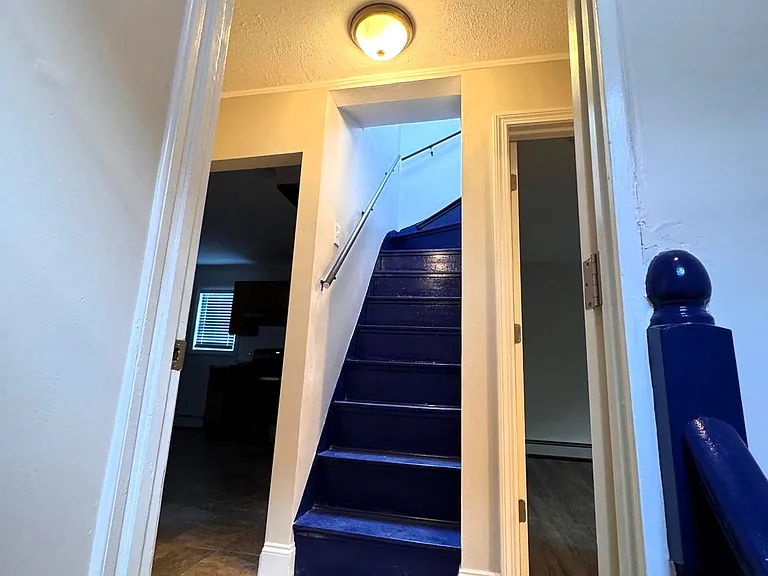 38 Hunting St #2 — Photo 14