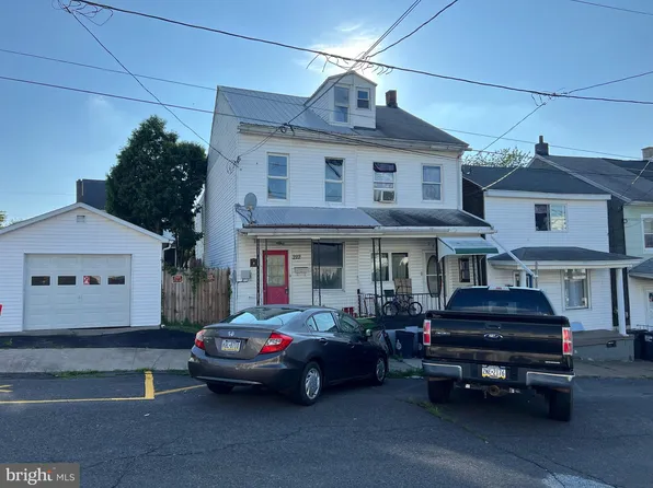 222 S Walnut St, Mount Carmel, PA 17851