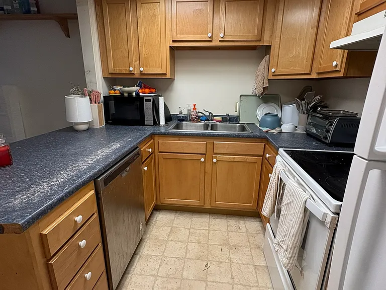 67 Buell St #2 — Photo 20
