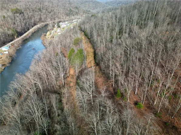 333 Little Italy Rd, Ivydale, WV 25113