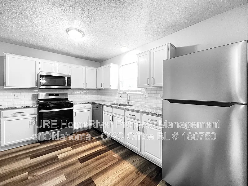 3 bed, 2.0 bath, 1155 sqft, $1,545 — Photo 3