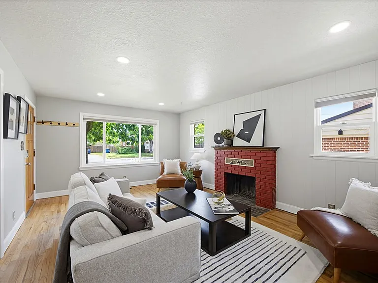 611 S Michael St — Photo 5