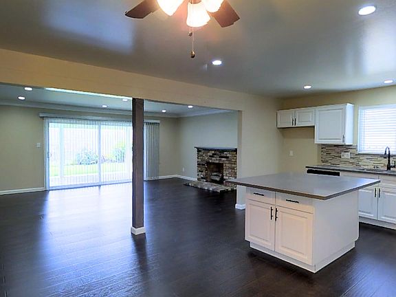 3rd image of 1950 Holly Oak Dr