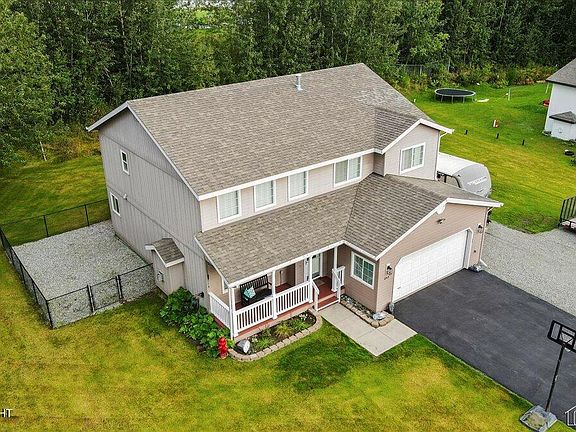 3rd image of 293 N Tiffany Dr