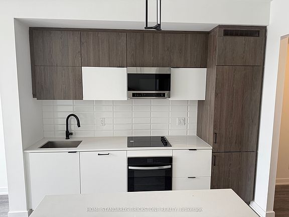 3rd image of 8888 Yonge St E #421
