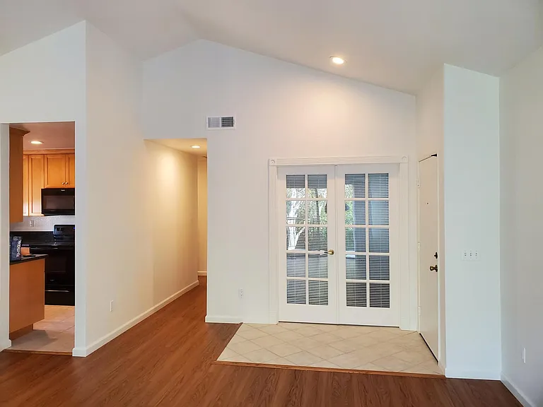 11353 Avenida De Los Lobos #G — Photo 9