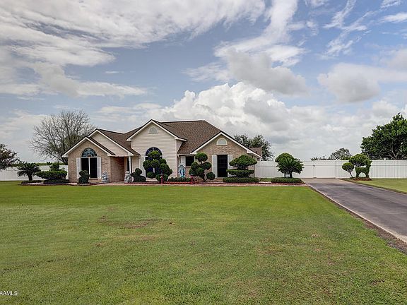 4th image of 3212 Cedarwood Dr