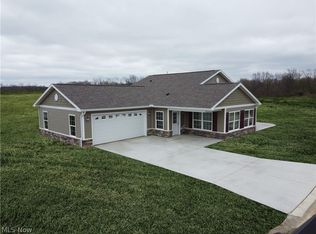 35 Birdie Dr W, West Salem, OH 44287