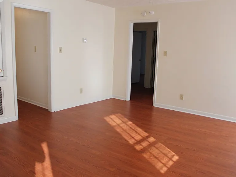 7805 Gallant Ridge Dr — Photo 8
