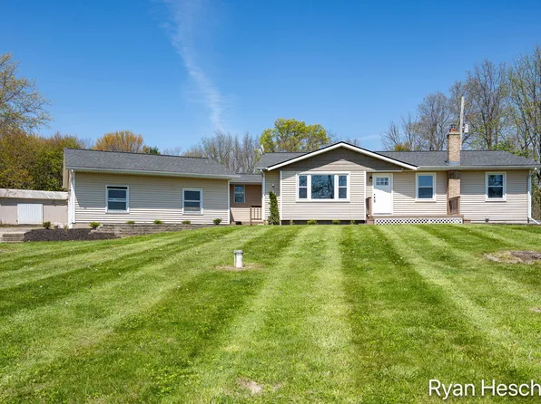 4837 Bancroft Ave SE, Lowell, MI 49331