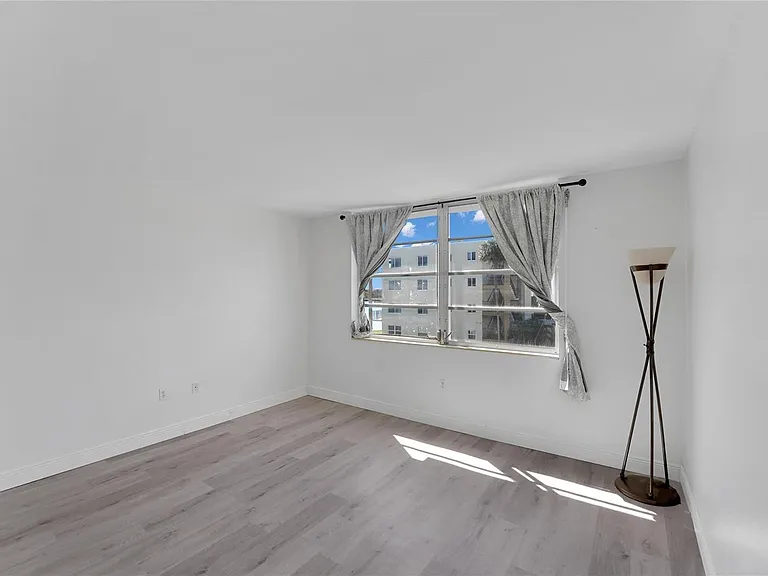 301 Croton Ave #302 — Photo 19