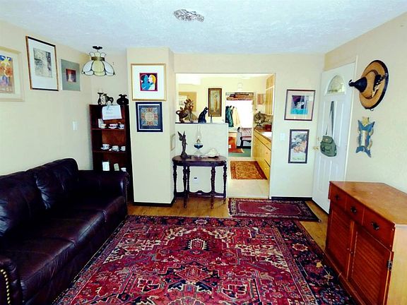 3rd image of 125 SE Aerie St