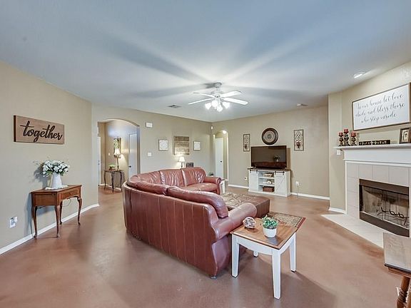 4th image of 522 Kensington Dr