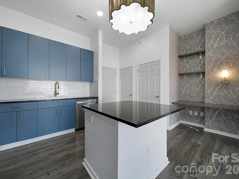 2125 Southend Dr #438 — Photo 5