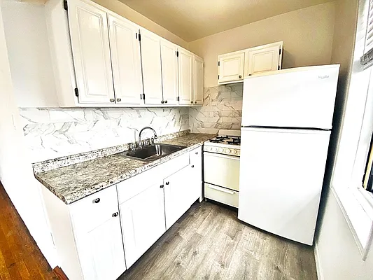 Rented by Brooklyn Property Group LLC | media 8