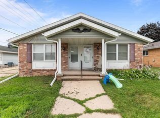 2415 N Locust St, Appleton, WI 54914