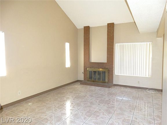 4th image of 1433 Chatsworth Ct
