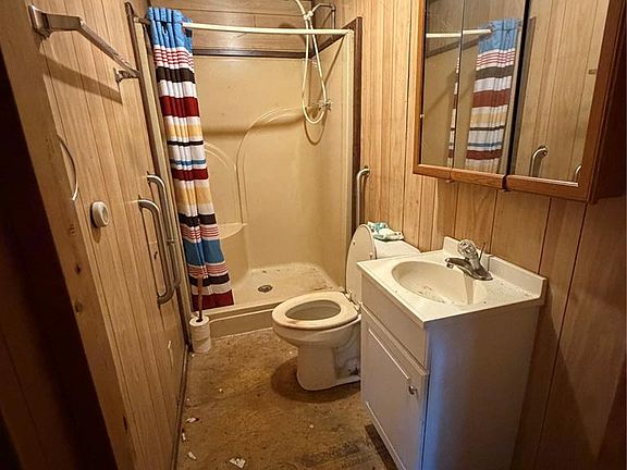 5th image of 324 Vermont St